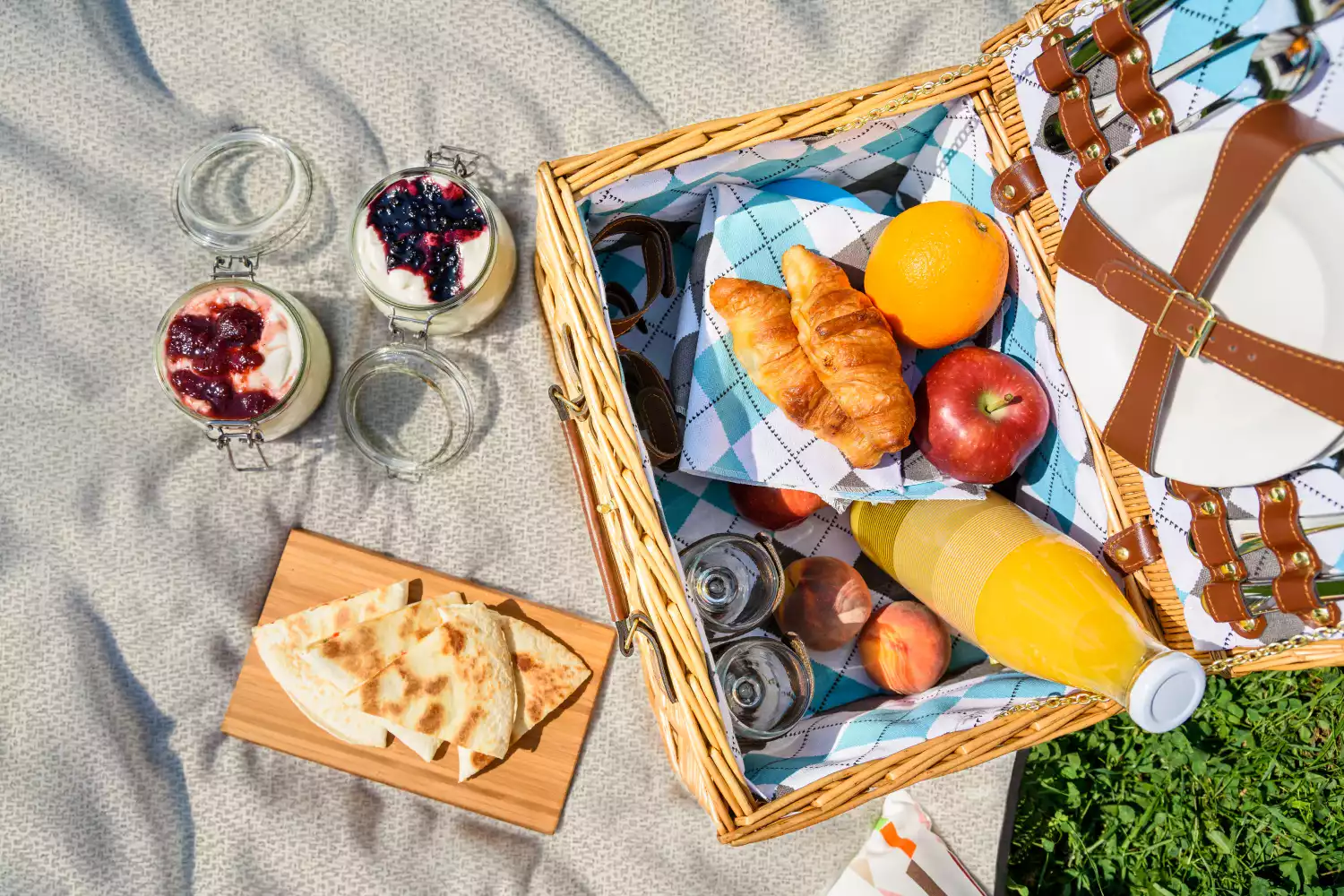 romantic picnic blanket